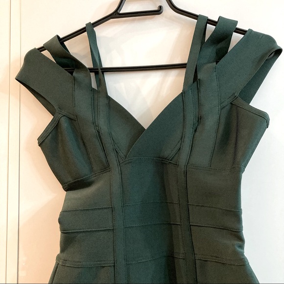 💃🏽HOST PICK💃🏽NWT House of CB ‘Mimi’ dress in Evergreen - Picture 4 of 8